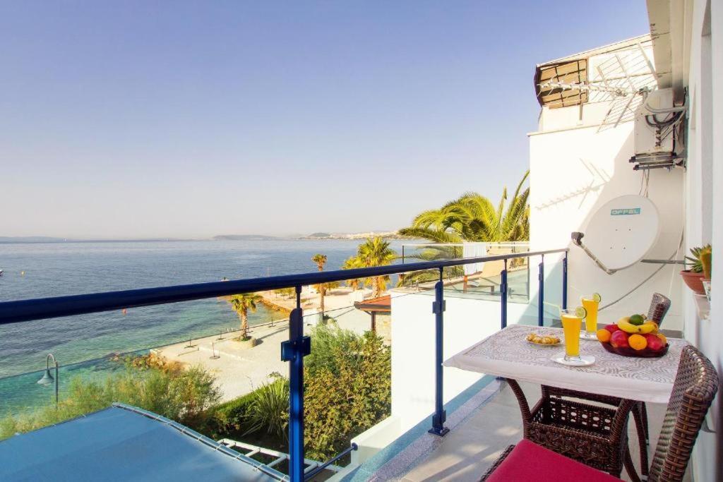 Beach Guesthouse Mediteran Podstrana Exteriör bild