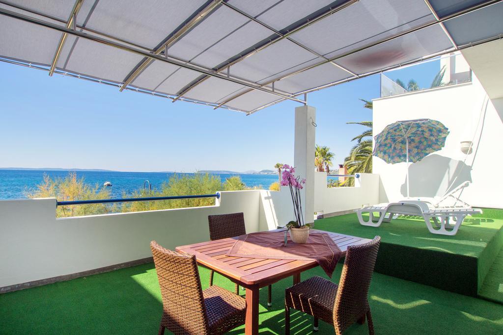 Beach Guesthouse Mediteran Podstrana Rum bild