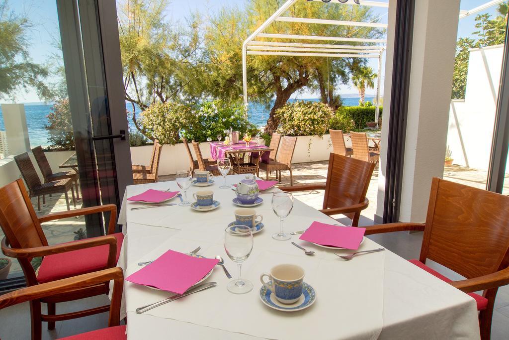 Beach Guesthouse Mediteran Podstrana Rum bild